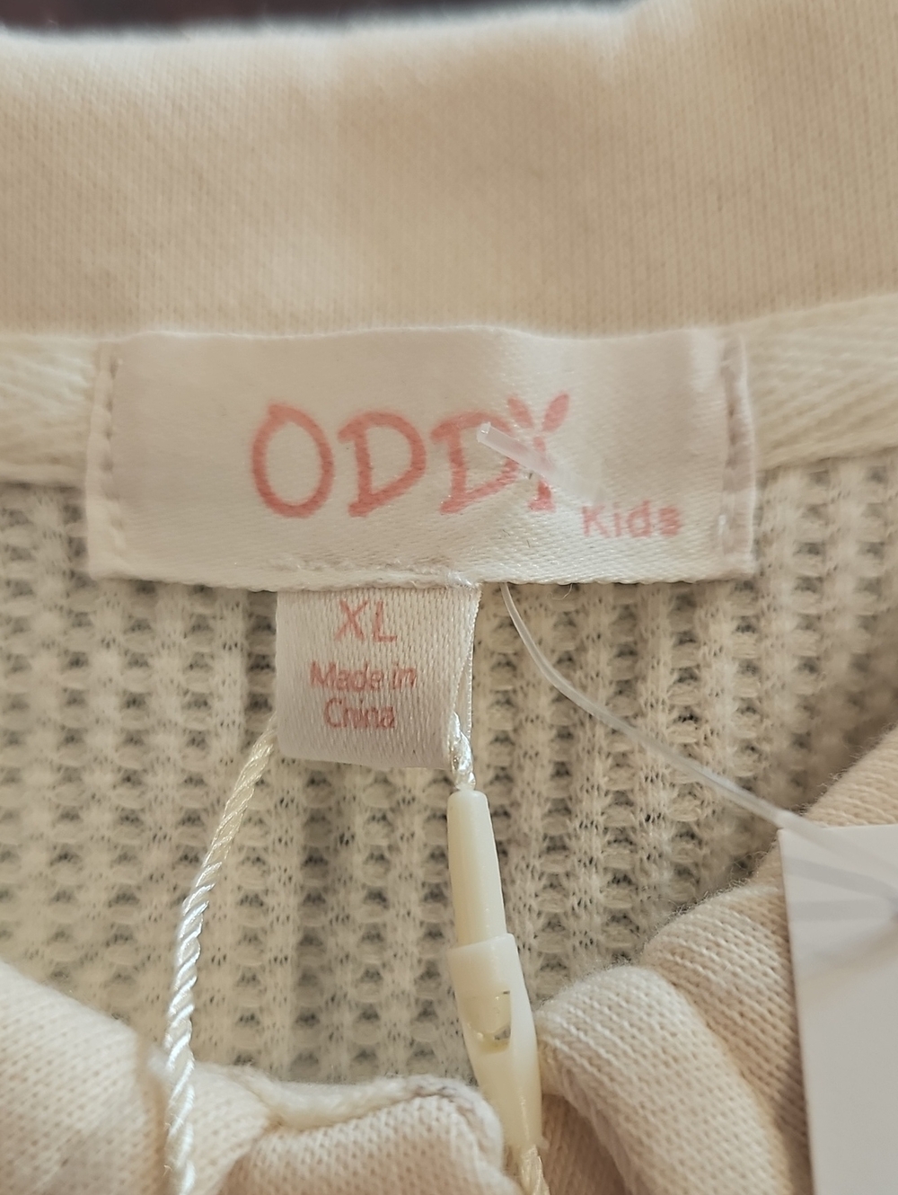 V Yellow Oddi Closet Collections Shirt Size XL - Picture 5 of 7